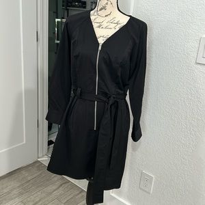 Elizabeth & James black zip front dress long sleeve